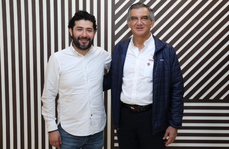 Continúa Américo Villarreal gira por la Ribereña y atiende a paisanos repatriados