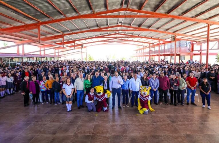 Entregó Carlos Peña Ortiz 2 aulas por más de 3.4 MDP al CBTIS 7
